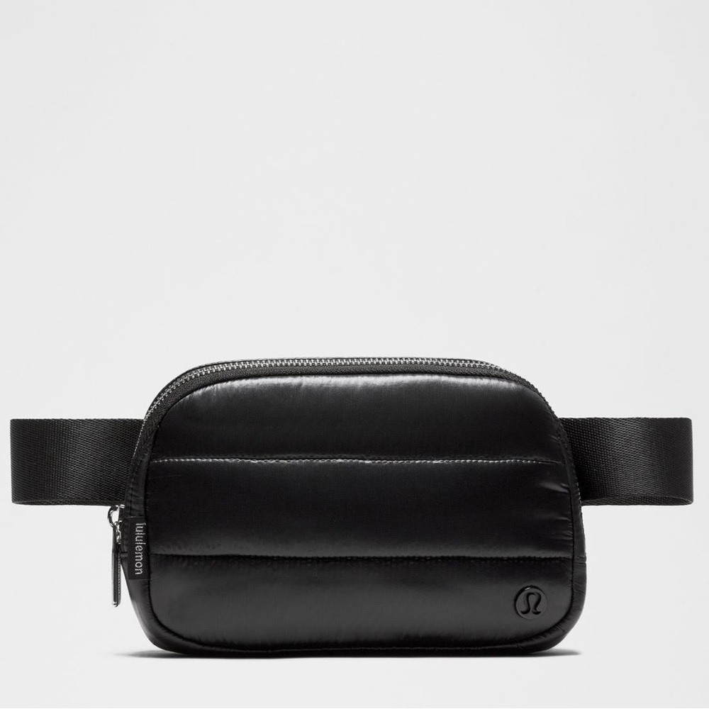 Lululemon Everywhere Belt Bag *Wunder Puff black 1L